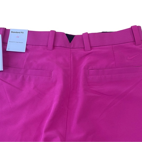 Nike Golf Shorts - Picture 6 of 7